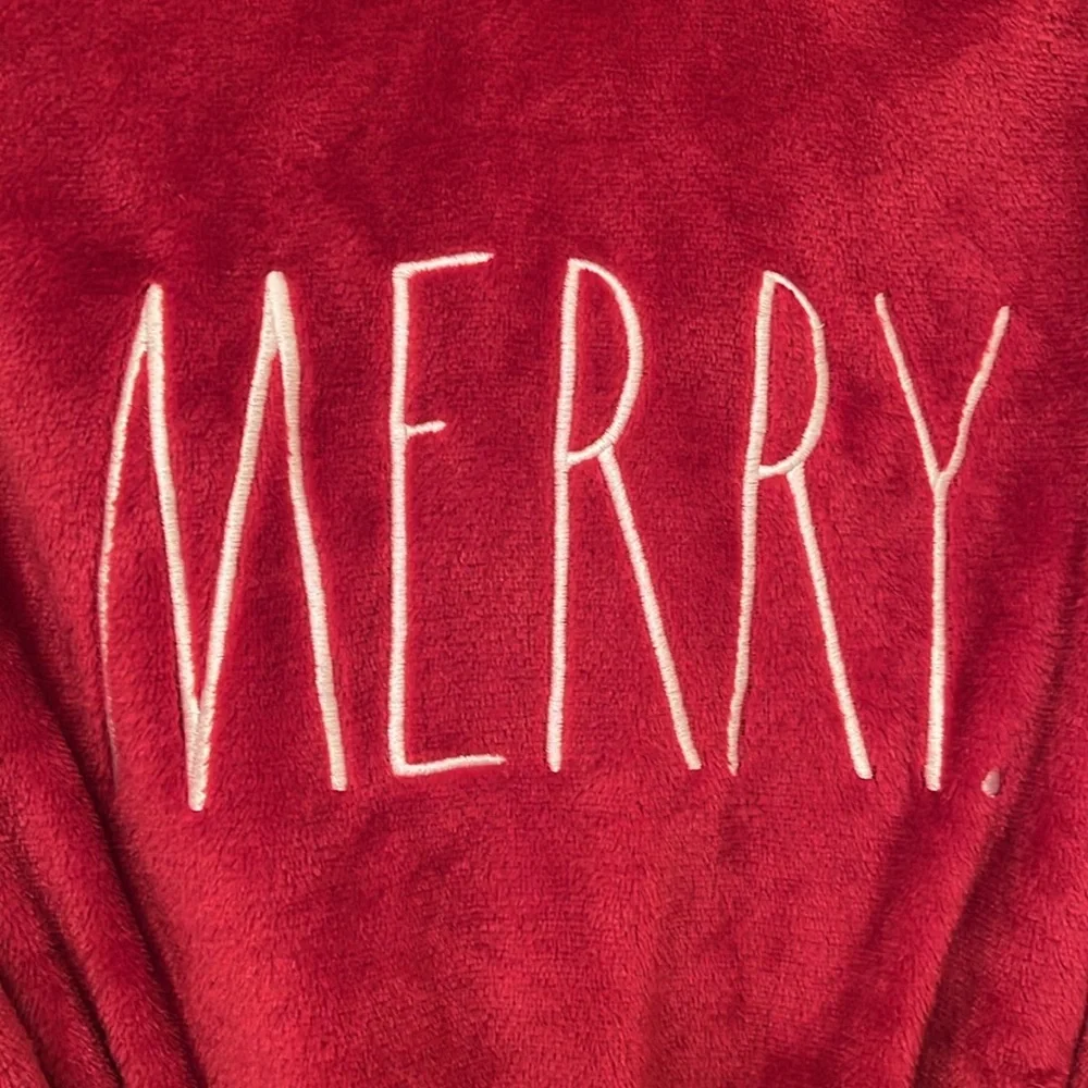Rae Dunn Merry Christmas robe - Picture 4 of 4
